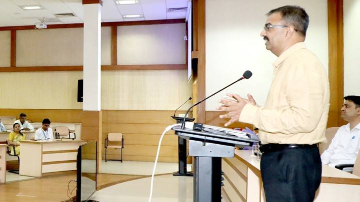 निष्पक्ष व शांतिपूर्ण निर्वाचन कराने के लिए सभी नियमों का कड़ाई से पालन कराएं : मुख्य निर्वाचन पदाधिकारी